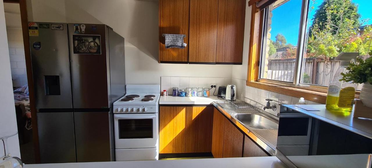 Waratah Waterfall Retreat Unit 1 Free Pay Tv In Two Rooms Free Wifi Экстерьер фото