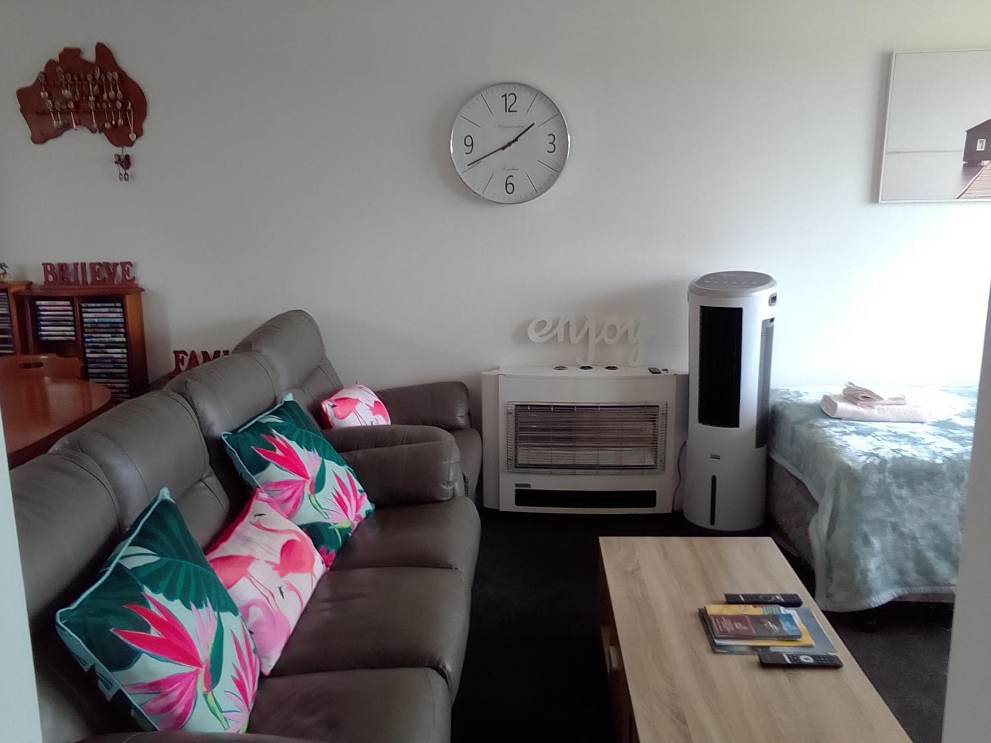 Waratah Waterfall Retreat Unit 1 Free Pay Tv In Two Rooms Free Wifi Экстерьер фото